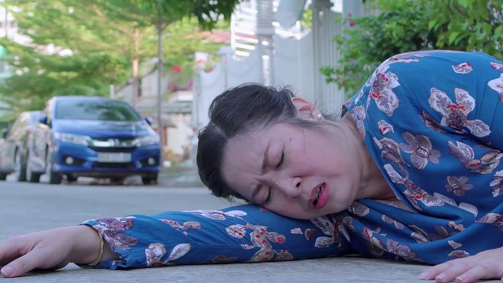 Gạo nếp gạo tẻ tập 100: Hân khóc hết nước mắt khi gửi 2 con cho Kiệt chăm sóc-11