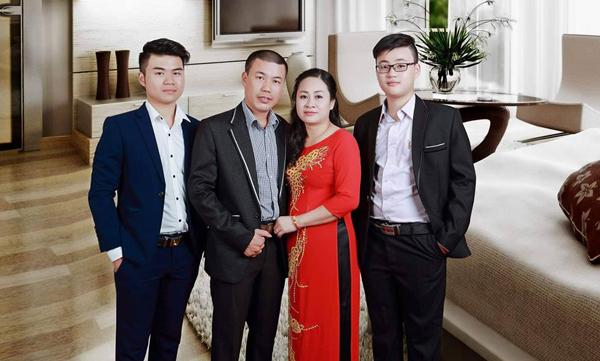 Nụ hôn từ biệt rơi nước mắt của người vợ gửi chồng hiến tạng cứu 5 người-1