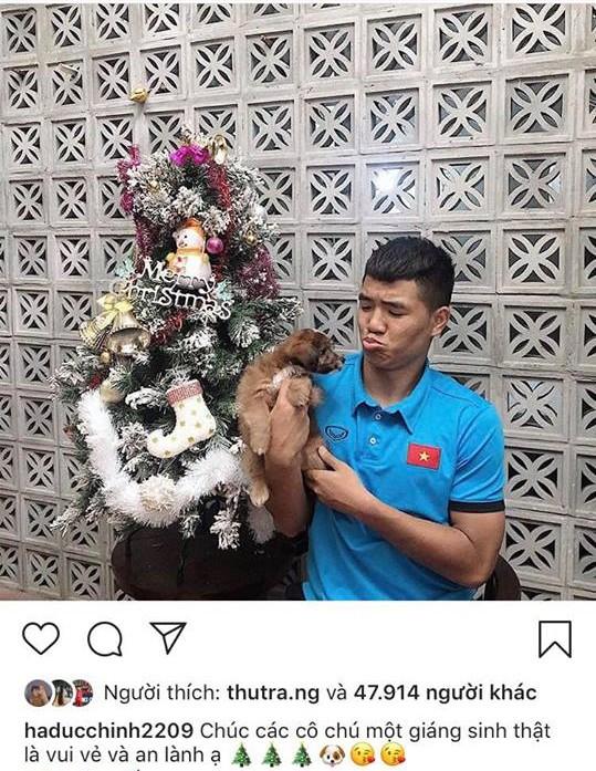 Giáng sinh muôn màu của các cầu thủ: Lâm Tây đẹp trai nhất hội, Đức Chinh lại vui vẻ cùng bạn mới-6