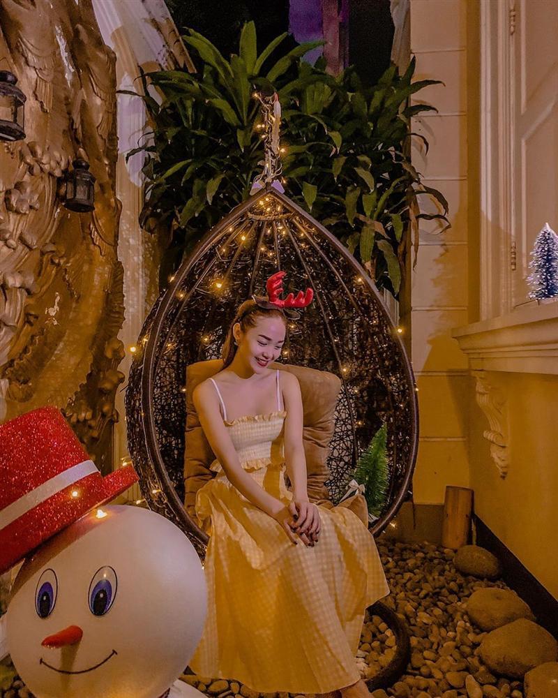 Sao Việt đón Giáng sinh: Người sánh đôi tình tứ, kẻ lẻ bóng khung hình-13