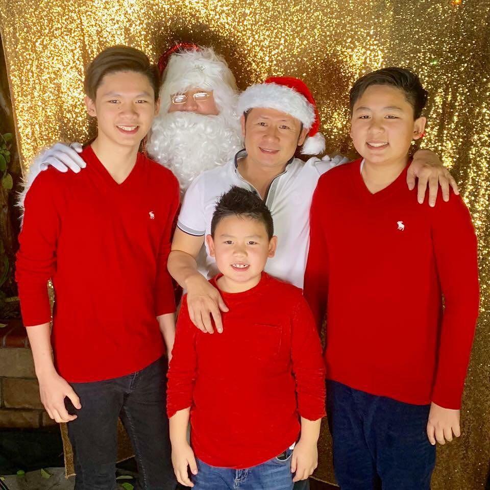 Sao Việt đón Giáng sinh: Người sánh đôi tình tứ, kẻ lẻ bóng khung hình-19