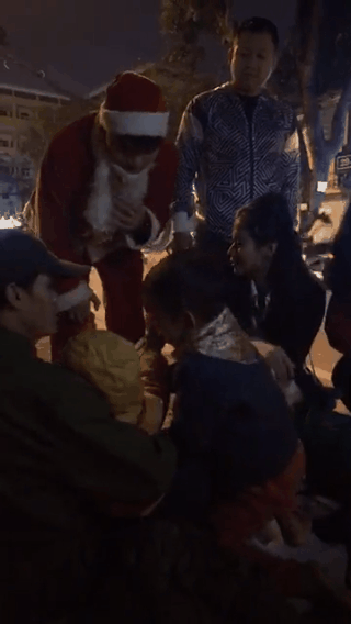 Bị chấn thương nặng, hậu vệ phải Xuân Mạnh vẫn làm điều bất ngờ đêm Giáng sinh-3