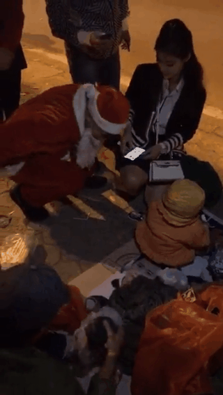 Bị chấn thương nặng, hậu vệ phải Xuân Mạnh vẫn làm điều bất ngờ đêm Giáng sinh-4