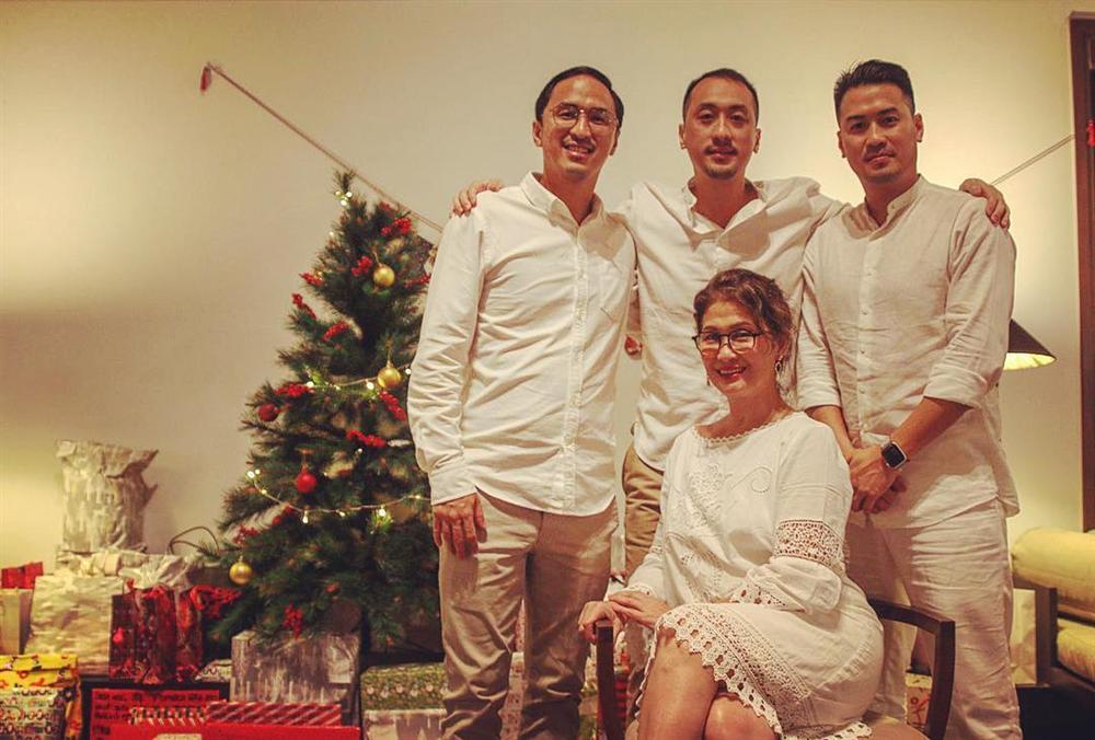 Cũng là mừng Giáng sinh thôi mà đại gia đình nhà chồng Tăng Thanh Hà khiến ai cũng phải ngước nhìn-7