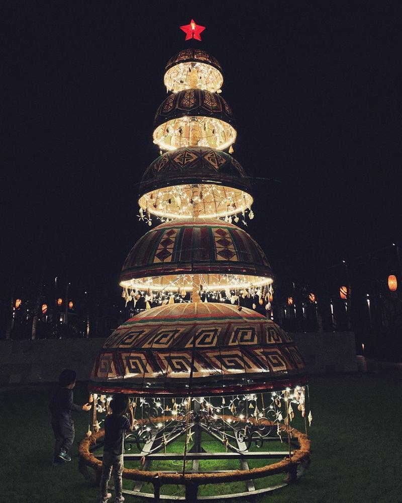 Cũng là mừng Giáng sinh thôi mà đại gia đình nhà chồng Tăng Thanh Hà khiến ai cũng phải ngước nhìn-2