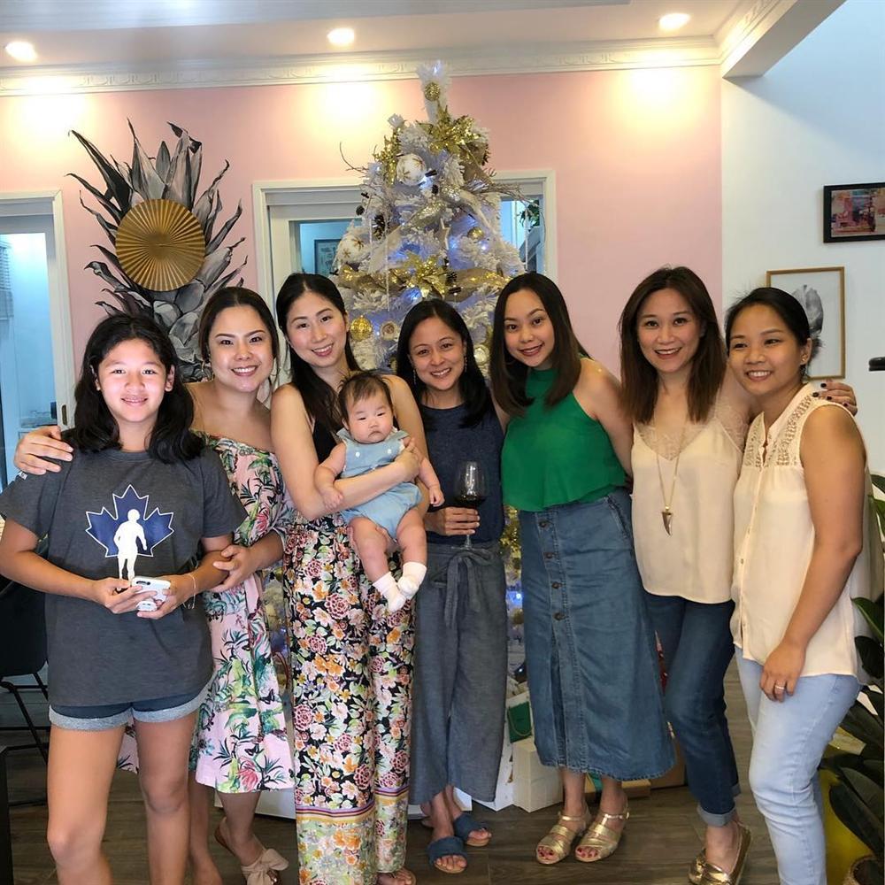 Cũng là mừng Giáng sinh thôi mà đại gia đình nhà chồng Tăng Thanh Hà khiến ai cũng phải ngước nhìn-11