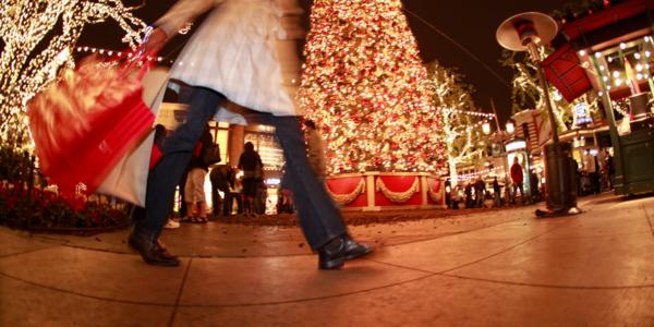 FA làm gì để sống sót qua đêm Giáng sinh-1