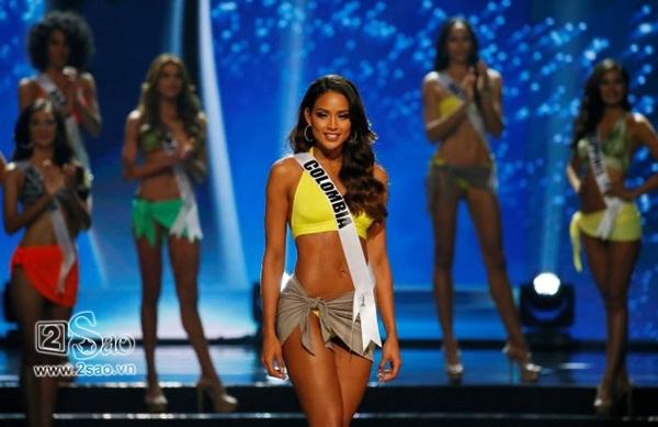 Xuất hiện 2 bản sao nét căng khiến khán giả cứ ngỡ Phạm Hương đi thi Miss Universe 3 lần-8