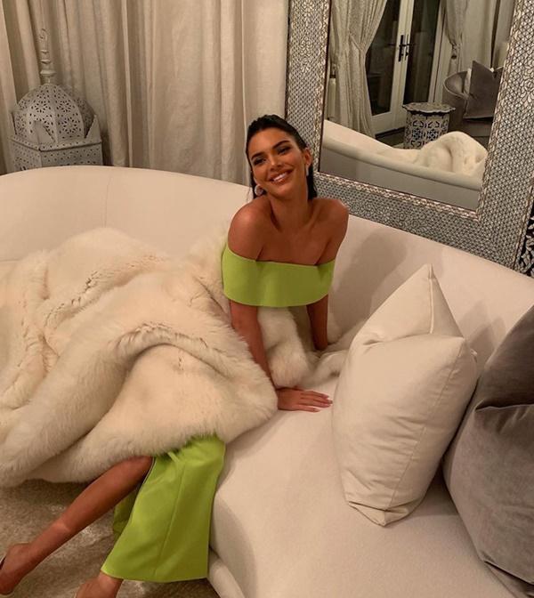 Kendall Jenner vắng mặt trong ảnh Giáng sinh gia đình vì chưa có con?-2