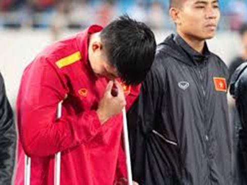 Lục Xuân Hưng phải nói lời chia tay Asian Cup 2019 và phản ứng bất ngờ của thủ môn Bùi Tiến Dũng-6