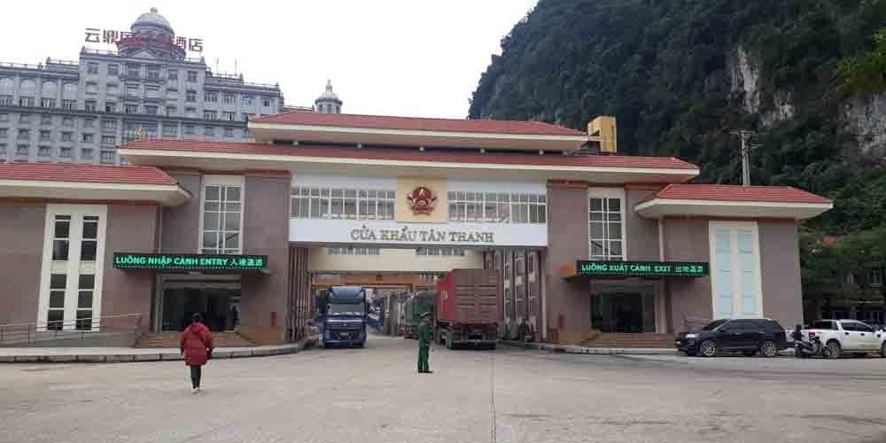 Cô gái trẻ đứng tim giây phút thoát khỏi ổ mại dâm vùng biên-1