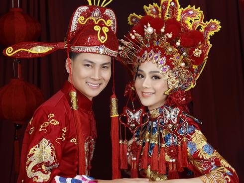 Đám cưới 'lỗ chổng vó', Lâm Khánh Chi vẫn 'chơi lớn' mời 300 khách dự tiệc mừng 1 năm lấy chồng