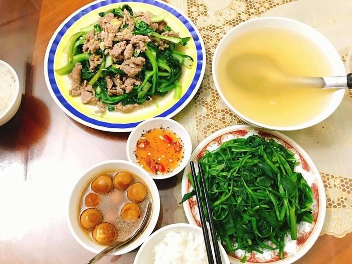 Khoe loạt mâm cơm ngon, đẹp miễn chê sau 3 tháng lấy chồng, cô gái khiến chị em nhận ra chỉ cần học hỏi là có thể nấu ăn như nhà hàng-2