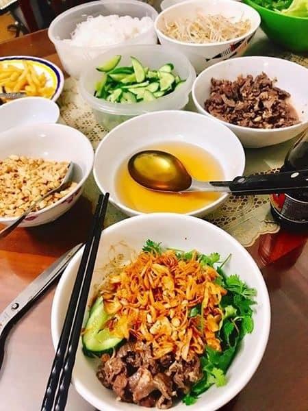 Khoe loạt mâm cơm ngon, đẹp miễn chê sau 3 tháng lấy chồng, cô gái khiến chị em nhận ra chỉ cần học hỏi là có thể nấu ăn như nhà hàng-6