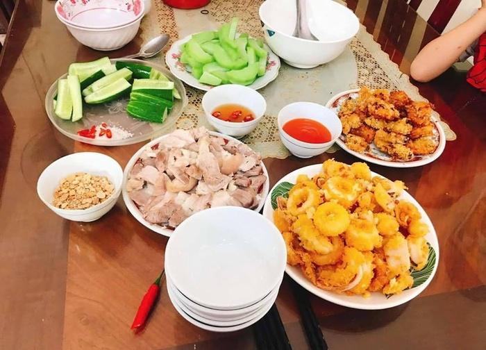 Khoe loạt mâm cơm ngon, đẹp miễn chê sau 3 tháng lấy chồng, cô gái khiến chị em nhận ra chỉ cần học hỏi là có thể nấu ăn như nhà hàng-8