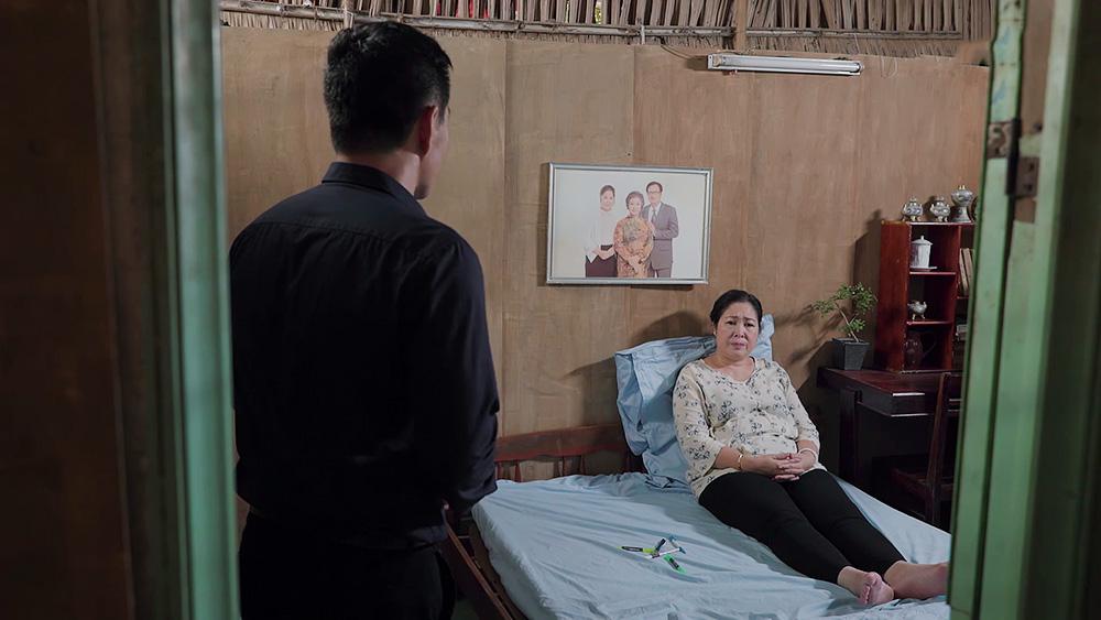 Gạo nếp gạo tẻ tập 102: Thấy Tường ra đi không từ biệt, Hương cầm dao nhảy lầu tự tử-3