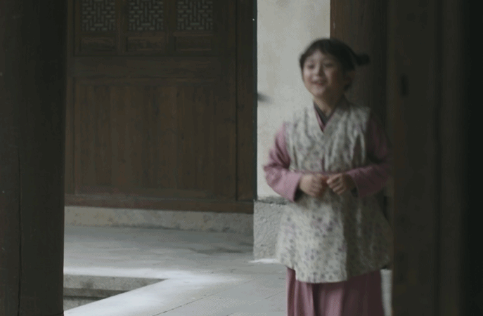 Bản sao nhí của Triệu Lệ Dĩnh khiến fan xuýt xoa vì xinh đẹp tựa thiên thần-9