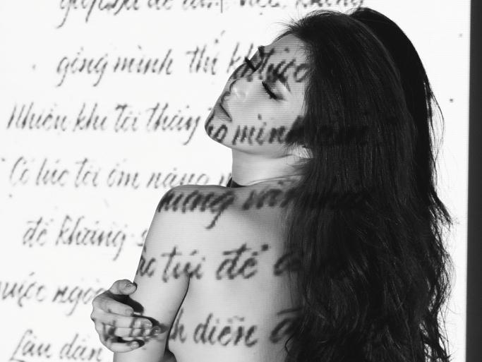 Hương Tràm stress, bóc da tay vì phải hủy show để tập trung luyện hát-4