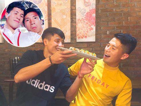 Không được ra sân thi đấu nhưng chỉ một câu nói tình quá tình của Bùi Tiến Dũng khiến 'bồ' Đình Trọng mát ruột gan