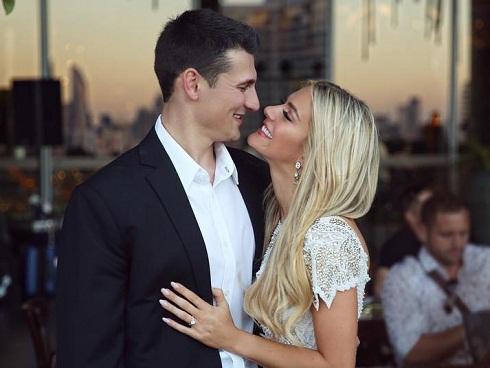 Hoa hậu Mỹ đăng ảnh tình cảm với HHen Niê sau vạ miệng chê tiếng Anh-4