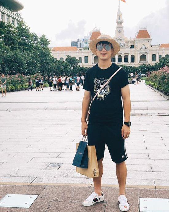 Bóc giá tủ đồ hiệu ngập tràn, đắt đỏ của hot boy tuyển Việt Nam Duy Mạnh-2