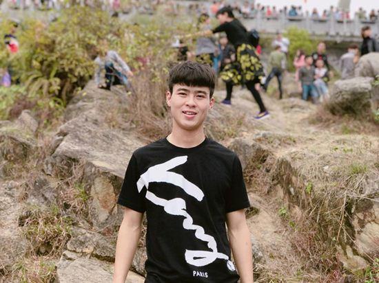 Bóc giá tủ đồ hiệu ngập tràn, đắt đỏ của hot boy tuyển Việt Nam Duy Mạnh-3