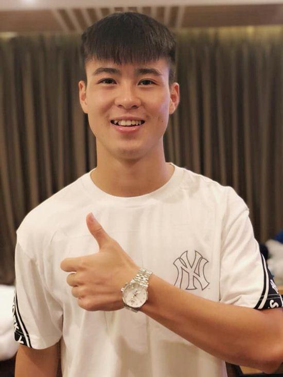 Bóc giá tủ đồ hiệu ngập tràn, đắt đỏ của hot boy tuyển Việt Nam Duy Mạnh-6