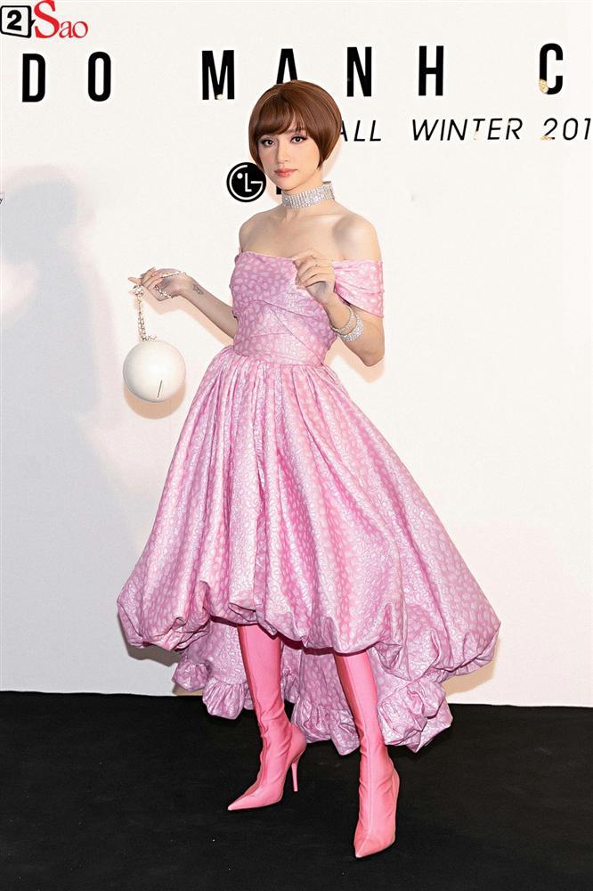 Vũ Cát Tường hóa thân thành robot phiên bản lỗi đứng đầu top SAO MẶC XẤU tuần qua-5