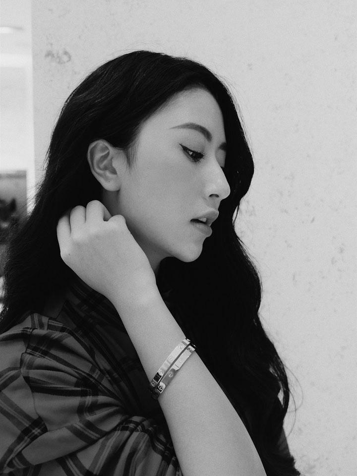 Hoa hậu Kỳ Duyên - người mẫu Minh Triệu bị phát hiện cùng đeo tín vật tình yêu chỉ các cặp tình nhân mới sử dụng-20