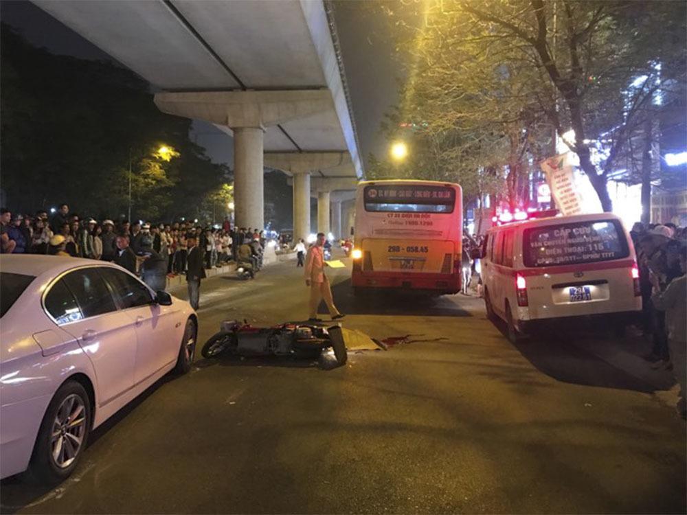Nữ sinh ĐH Quốc gia bị xe buýt cán tử vong trên đường Xuân Thủy-2