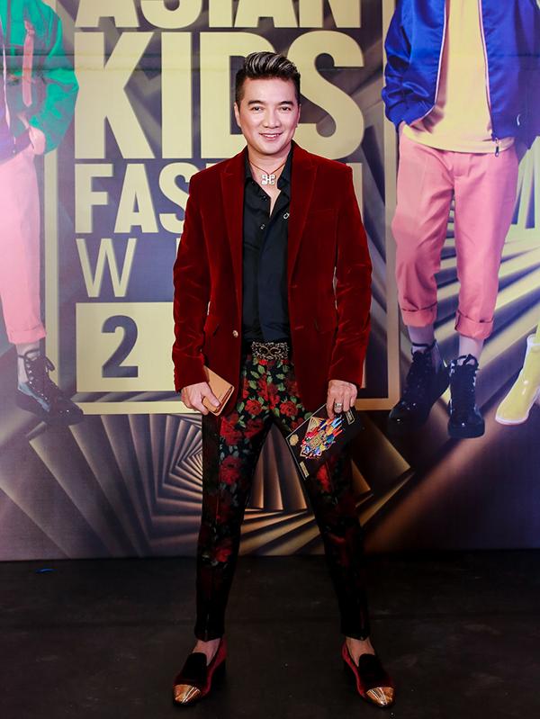 Vũ Cát Tường hóa thân thành robot phiên bản lỗi đứng đầu top SAO MẶC XẤU tuần qua-8