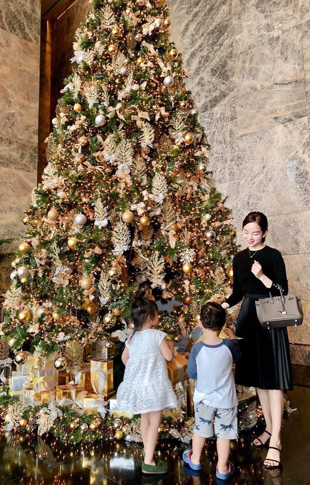 Khoe làm gái dân tộc, ở khách sạn hạng sang nhưng Ly Kute phiền muộn vì người quan trọng nhất cuộc đời không bên cạnh-11