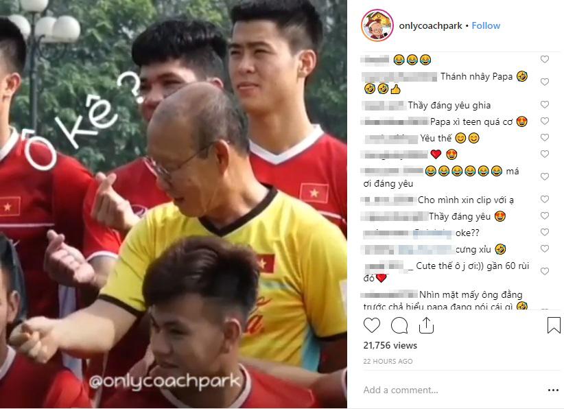 Ở tuyển Việt Nam, đáng yêu nhất phải là thầy Park: Hết nựng má, đắp mặt nạ lại đến rủ học trò bắn tim khi chụp ảnh-1