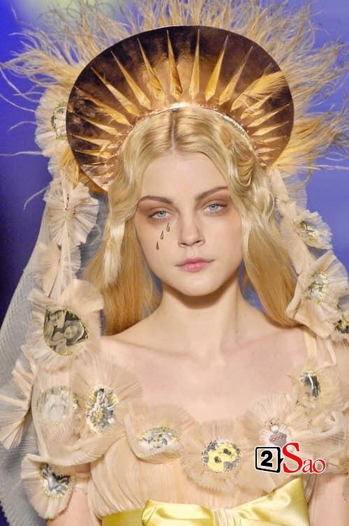 Angela Phương Trinh bị so sánh là bản fake của Lily Collins ở Met Gala 2018 và phản ứng thú vị của cộng đồng mạng-14