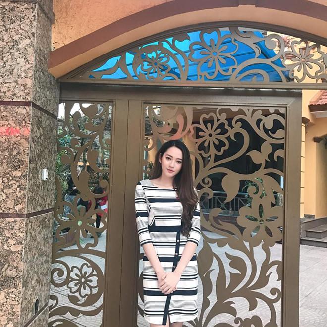 Bạn gái hoa khôi cao 1,74 m của cầu thủ Đinh Thanh Bình-4