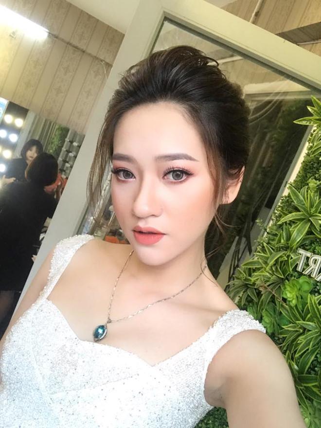 Bạn gái hoa khôi cao 1,74 m của cầu thủ Đinh Thanh Bình-12