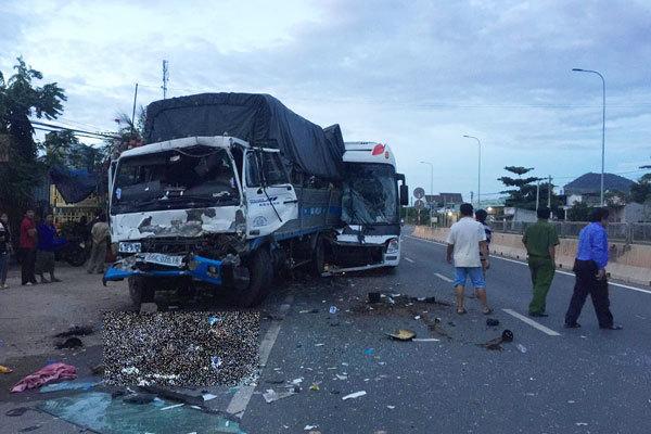 Bình Thuận: Xe khách tông nhau trên quốc lộ, 2 người chết, 7 người bị thương-1