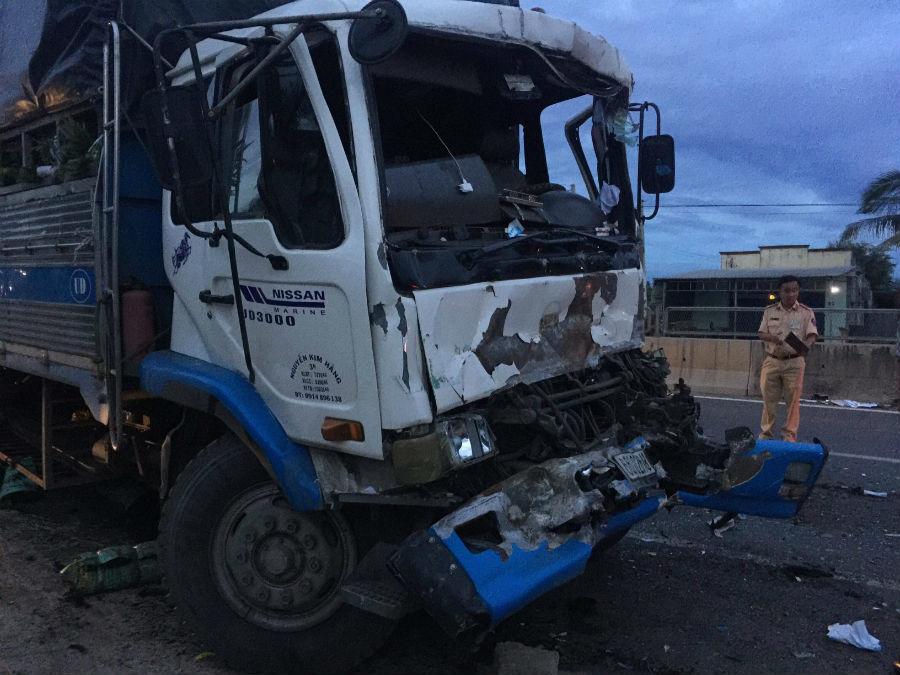 Bình Thuận: Xe khách tông nhau trên quốc lộ, 2 người chết, 7 người bị thương-2