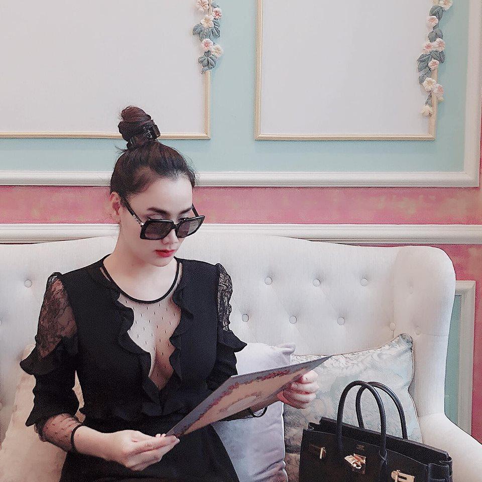 Trấn Thành kêu trời khi chứng kiến Hari Won ăn uống bất chấp rồi dán bùa cương thi lên mặt-7