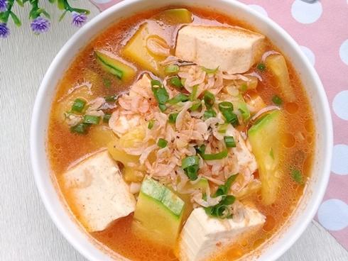 Canh bí non nấu đậu phụ ngọt ấm ngon cơm