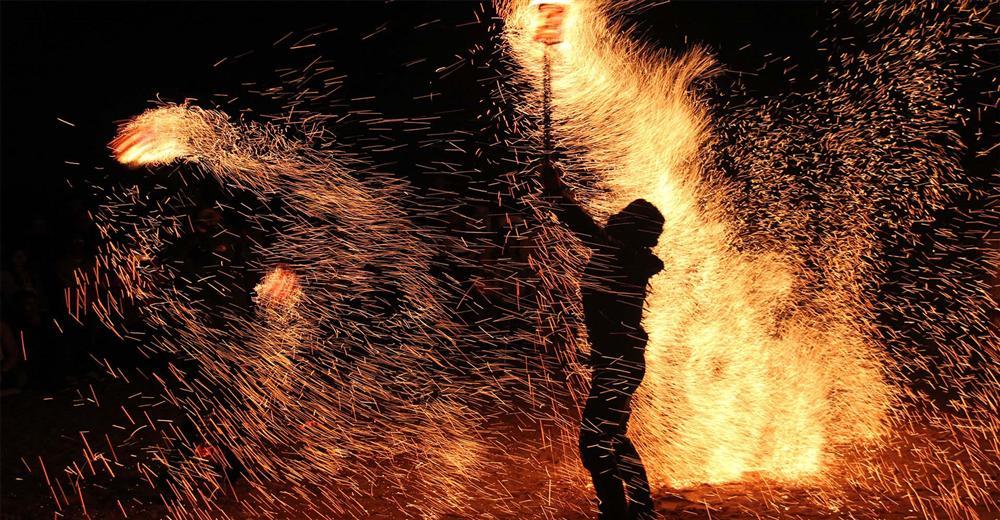 Cưỡi lạc đà băng qua sa mạc mừng năm mới-8