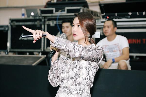 Thanh Hằng lạnh lùng đáng sợ khi chỉ đạo học trò tổng duyệt chung kết The Face Vietnam 2018-3