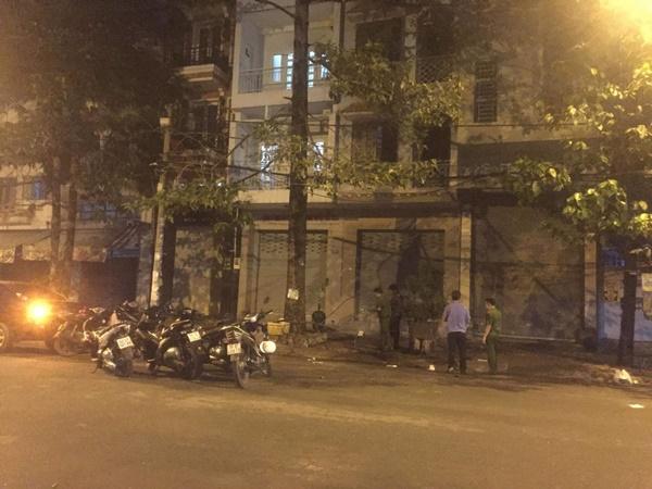 Giang hồ dùng súng, mã tấu hỗn chiến náo loạn đường phố Sài Gòn-1