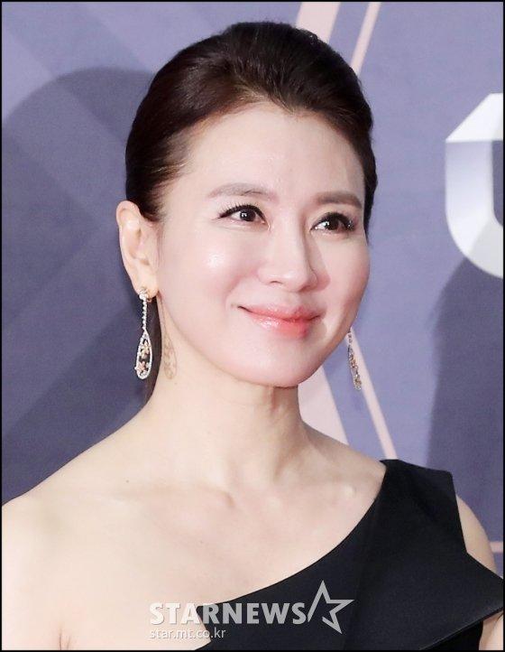 Thảm đỏ MBC Drama Awards 2018: Seohyun khoe sắc cùng ác nữ Lee Yoo Ri, Moon Ga Young-19