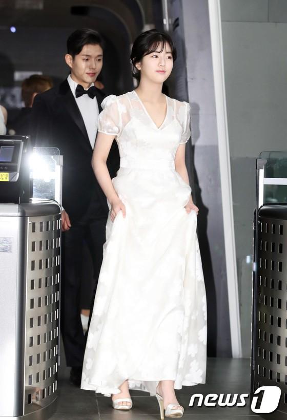 Thảm đỏ MBC Drama Awards 2018: Seohyun khoe sắc cùng ác nữ Lee Yoo Ri, Moon Ga Young-22