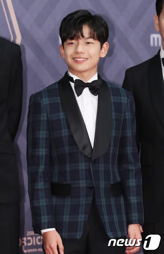 Thảm đỏ MBC Drama Awards 2018: Seohyun khoe sắc cùng ác nữ Lee Yoo Ri, Moon Ga Young-29