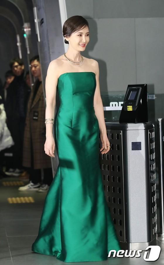 Thảm đỏ MBC Drama Awards 2018: Seohyun khoe sắc cùng ác nữ Lee Yoo Ri, Moon Ga Young-32