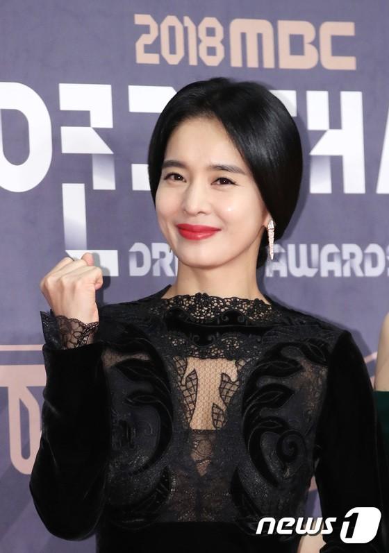 Thảm đỏ MBC Drama Awards 2018: Seohyun khoe sắc cùng ác nữ Lee Yoo Ri, Moon Ga Young-34