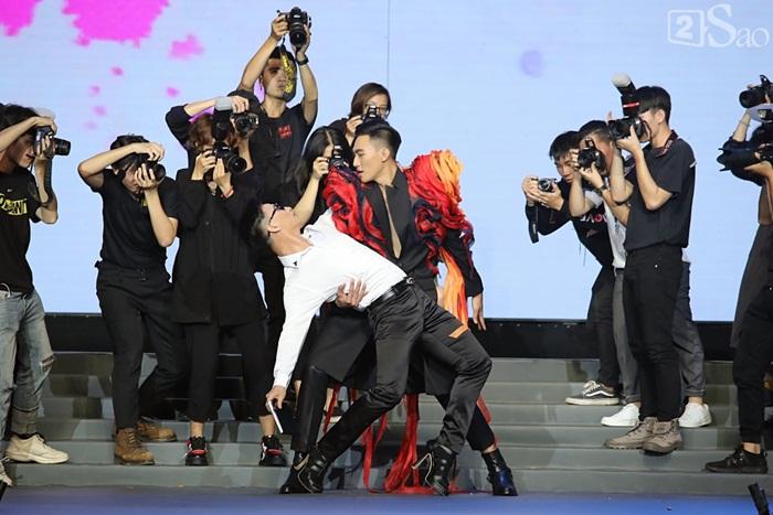 Mạc Trung Kiên của team Thanh Hằng chính thức đoạt ngôi quán quân The Face Vietnam 2018-8