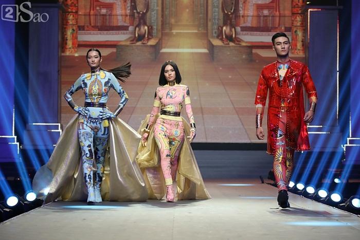 Mạc Trung Kiên của team Thanh Hằng chính thức đoạt ngôi quán quân The Face Vietnam 2018-11